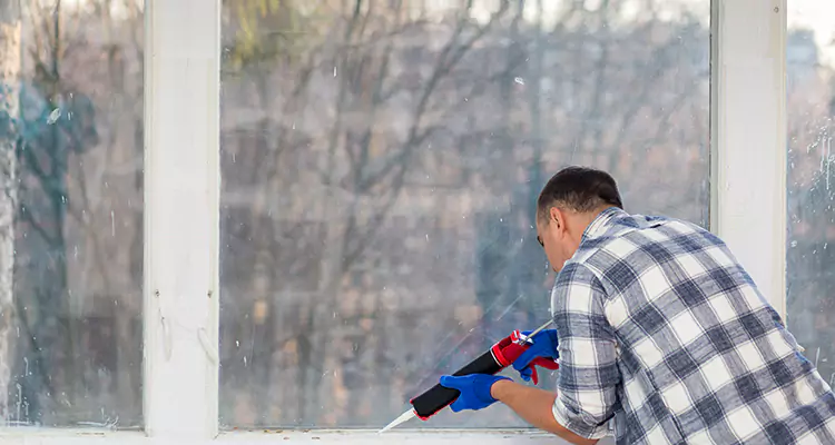 Quality Sliding Shower Door Repair for Closing Issues in Ensley, FL